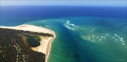 Mirapool Lagoon - Moreton Island - QLD T (PBH4 00 19208) 
